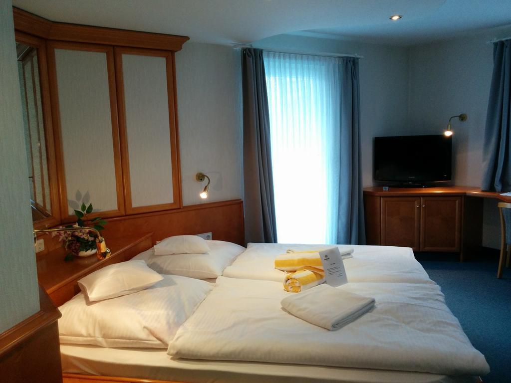 Wellness Hotel Garni Krone Baiersbronn Bagian luar foto